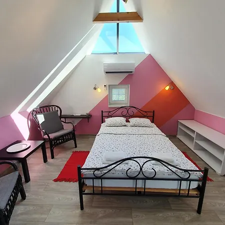 Na Lednicke Apartment *